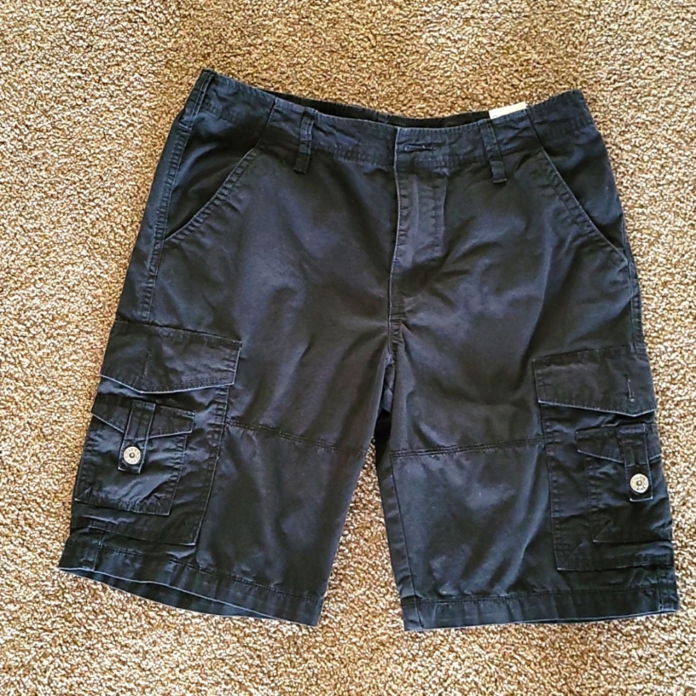 Guess cargo shorts 33 inch waist